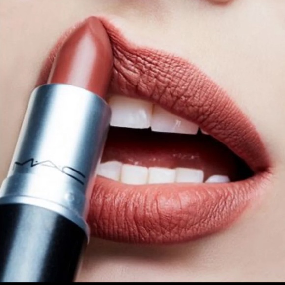 MAC Matte Lipstick - Whirl - Picture 2 of 4